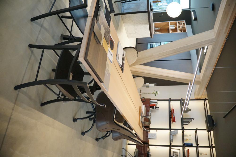 N.E.T. Table von DePadova 