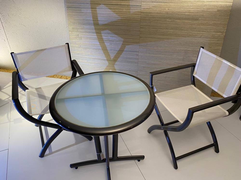 Outdoor Tisch mit 2 Sesseln Triconfort